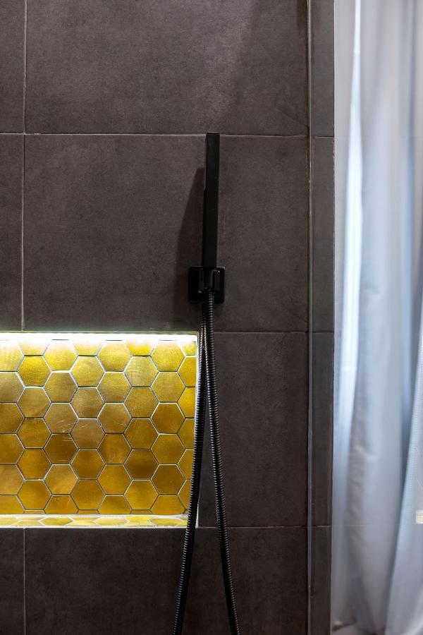 Economy Downtown Design Apartments - Free Parking - Balcony - Super Puplic Transport - Ac Budapest Exteriör bild