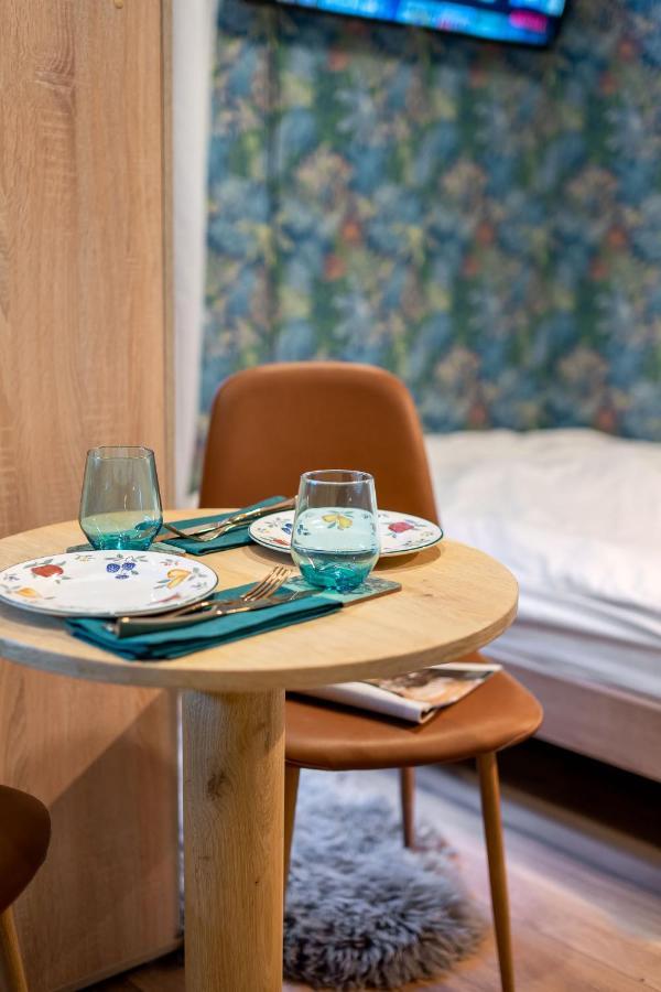 Economy Downtown Design Apartments - Free Parking - Balcony - Super Puplic Transport - Ac Budapest Exteriör bild